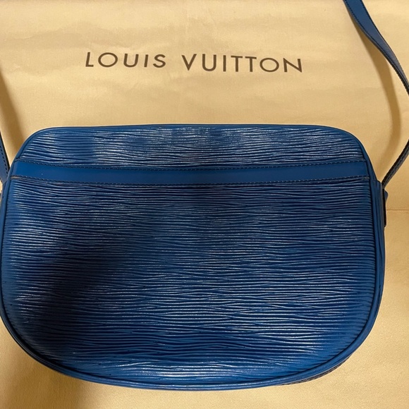 Auth Louis Vuitton Jeune Fille - Picture 3 of 16